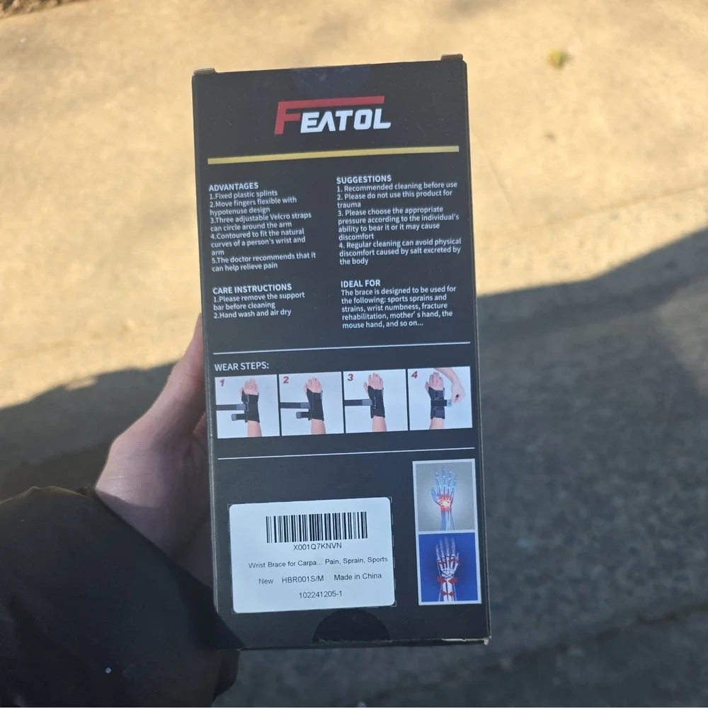 FEATOL Wrist Brace for Carpal Tunnel Adjustable Support Right Hand Small/Medium